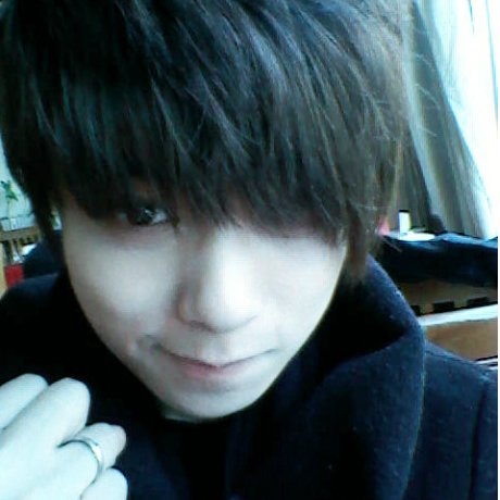 求单色凌的照片