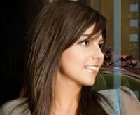 meredith andrews的详细资料来一份好吗？？？555555~~~~