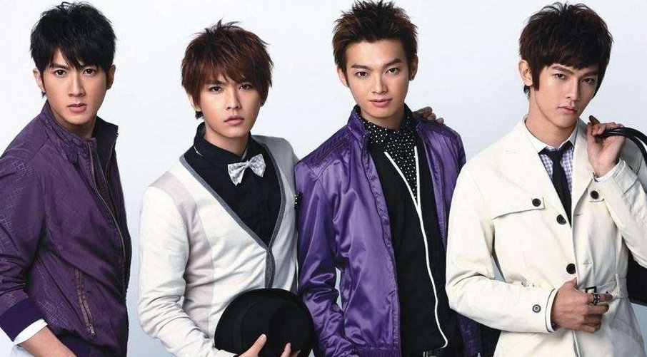 飞轮海四个人的家庭背景都是什么？？