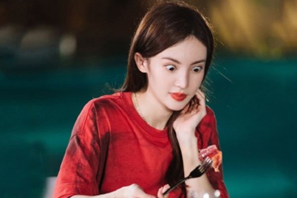 金晨喊话微博之夜：“明年能发个盒饭么”，干饭人实锤了吗？