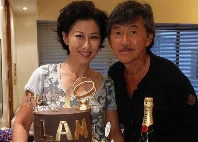 她苦苦爱了23年，站在林青霞身边是否也毫不逊色？