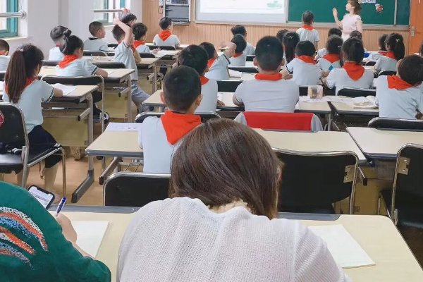 捕风捉影打一动物名称