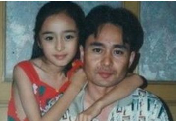 杨幂的爸爸叫什么？