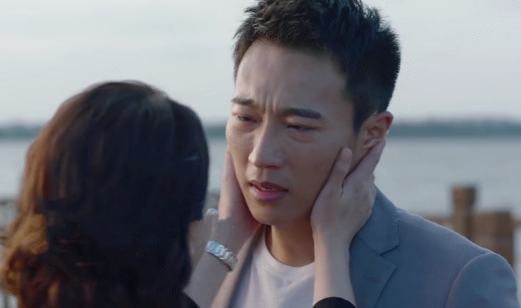 完美关系中叶东烈的扮演者是谁？