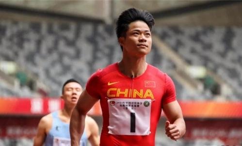 10秒21！浙江一17岁男生校运会百米成绩超过同期苏炳添，这是天赋吗？
