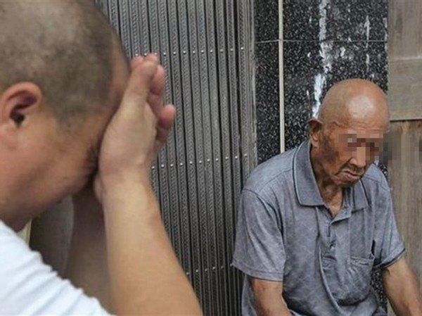 92岁老人被儿孙骗到银行转走24万存款，你如何看待儿孙的做法？