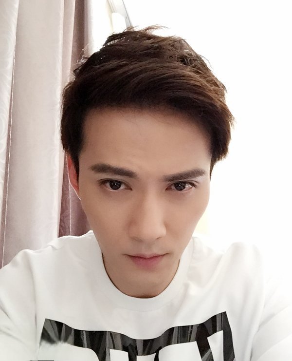 戚薇徐正曦结婚照片是情侣吗 合作完两人并没有断了联系