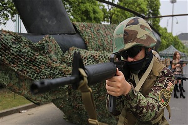 贵州一高校军训出动直升机，此次演练是为了宣传什么知识？