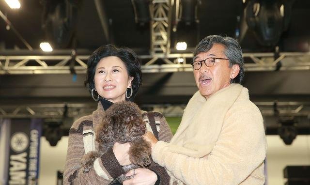 她苦苦爱了23年，站在林青霞身边是否也毫不逊色？