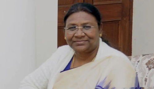 莫尔穆成印度第二位女总统，印度第二位女总统有何来历？