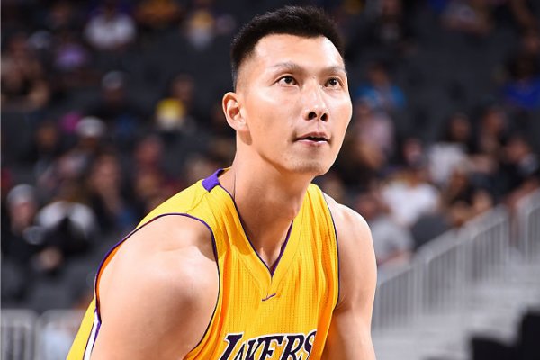 易建联是哪一年的nba选秀