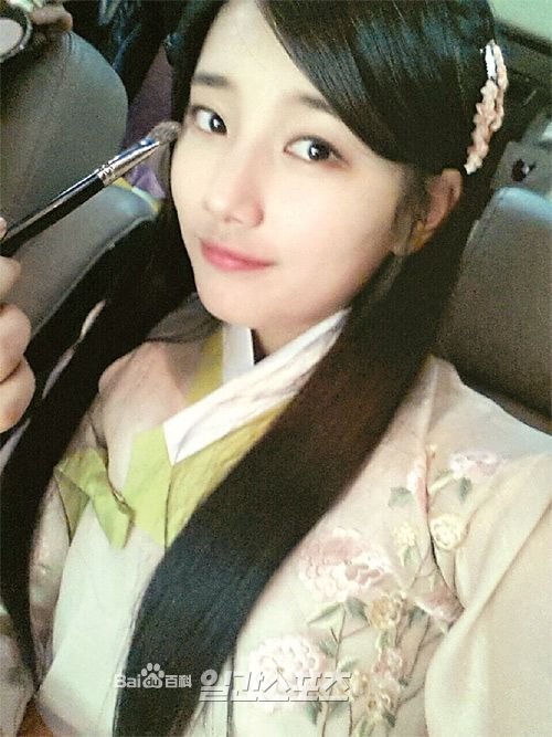 求这位 韩国女艺人的名字