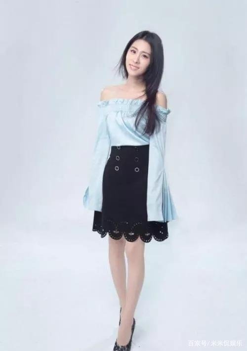 冯轲官宣与张碧晨开启新生活，网友替张靓颖打抱不平，究竟是怎么回事？