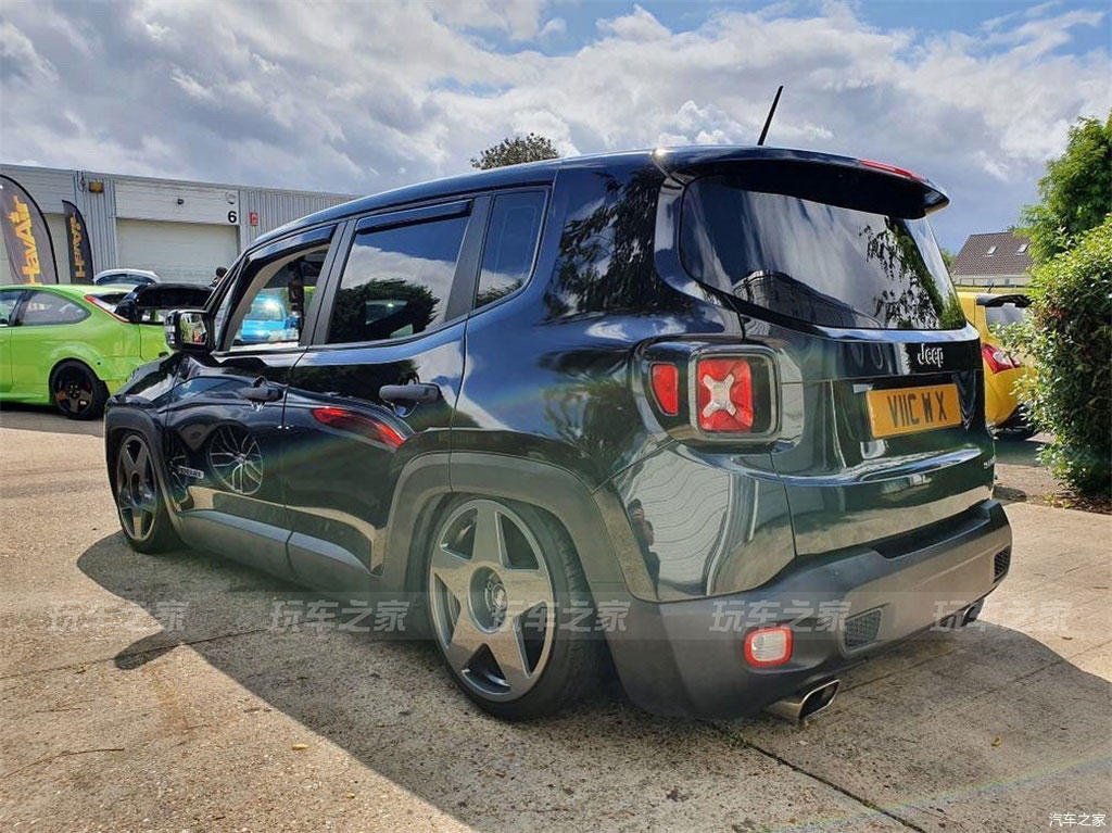 女车主也玩个性 JEEP自由侠改装Hella Flush风格