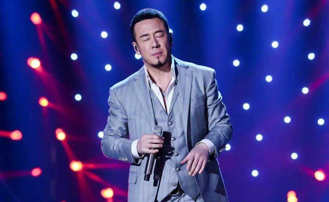 杨坤的一年 32 场演唱会是什么样规模的演唱会？