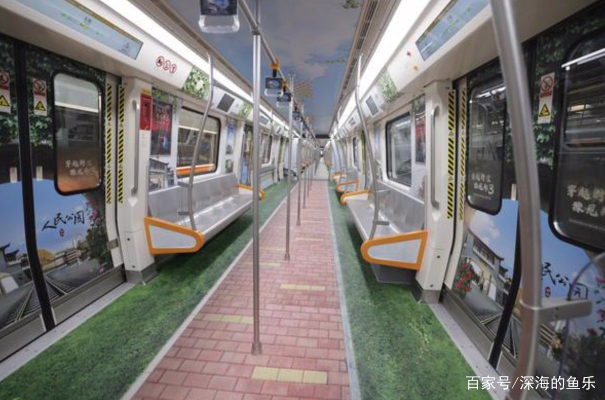 在郑州地铁5号线车厢里给大家鼓劲儿的女子去世了，她是如何“掉队”的？