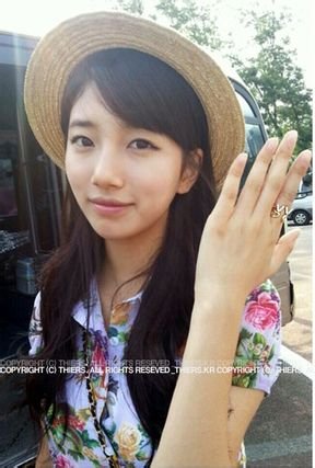 求这位 韩国女艺人的名字