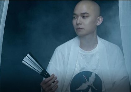 前路漫漫雨纷纷什么歌