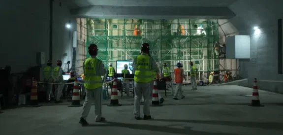 动车组将从百米海底驶过，这是怎样具有挑战性的工程？