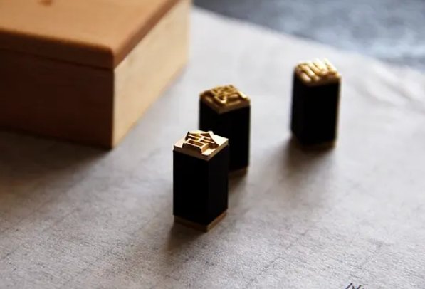 公章用什么软件做？