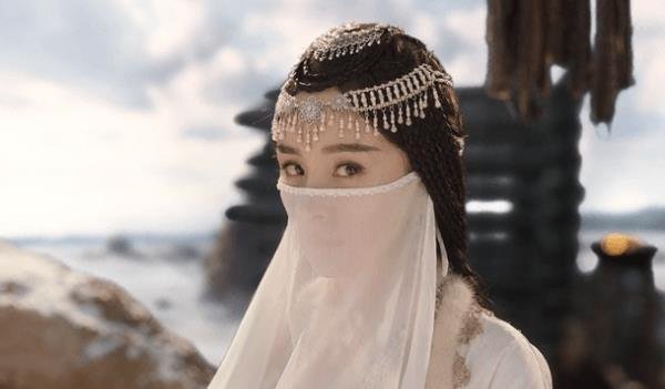 《斛珠夫人》里海市的结局是什么？