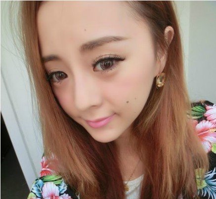 非常完美节目里 徐琳戴的是哪个牌子的美瞳啊？急！