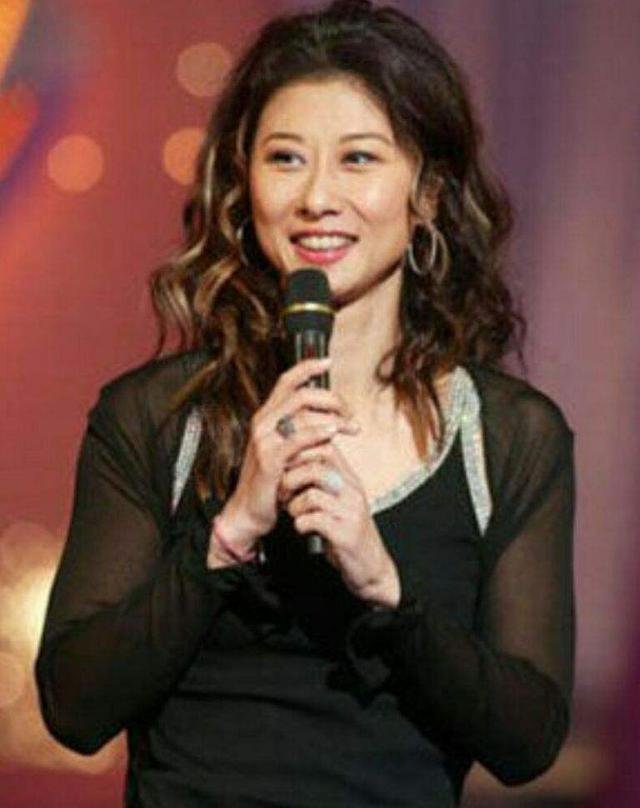 她苦苦爱了23年，站在林青霞身边是否也毫不逊色？