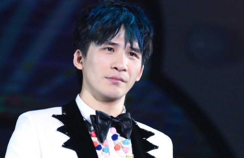 大张伟最想模仿的人是窦唯，你认为他模仿谁模仿得最像？