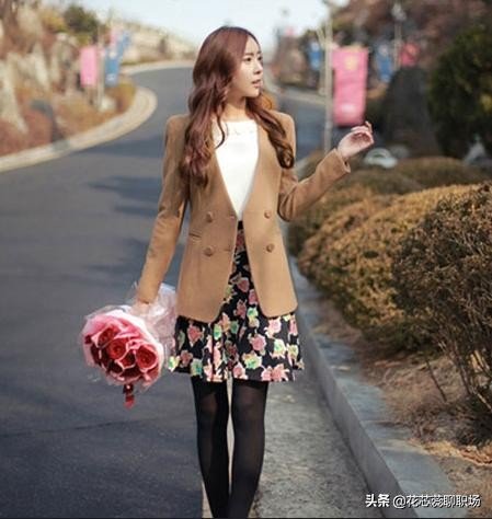 一个人深陷在两个人的感情里怎么办?