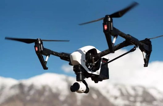 上海无人机精准定位未扫场所码人员！你觉得这个高科技该不该全国推广？