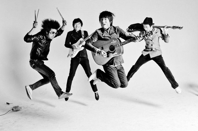 求《为你年轻》中文歌词？