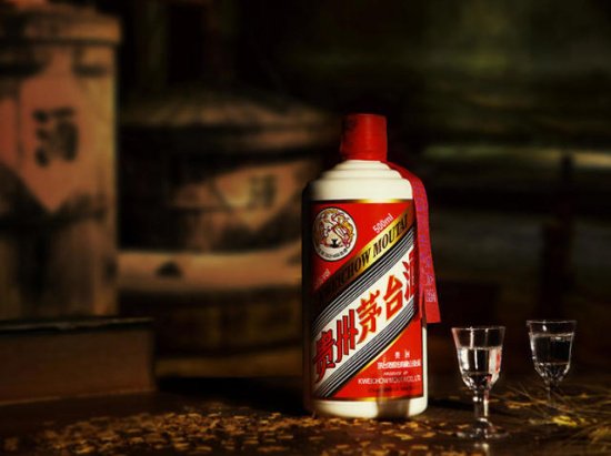 上海一男子年薪百万却贩卖假茅台,将会面临什么处罚?