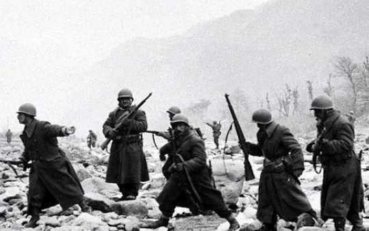 上甘岭和长津湖时间顺序