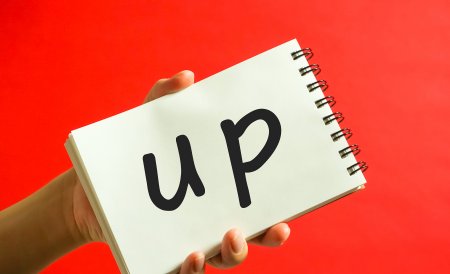 怎样快速查询英语四级成绩呢？