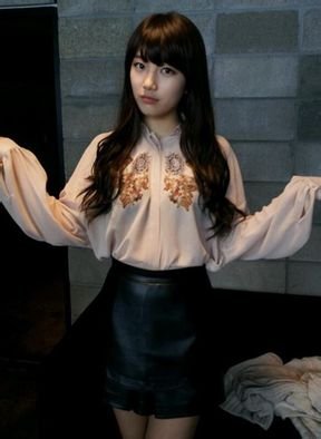 求这位 韩国女艺人的名字