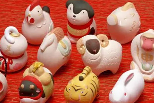 卒岁穷年代表什么生肖动物