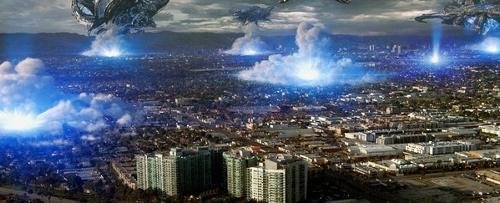 找一部欧美电影，是讲外星人入侵，外星人长的很巨大的，还吃人类的脑袋。