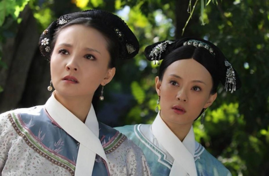 《甄嬛传》甄嬛至死不知,曹琴默为何扔了肚兜留下蜜和香呢?