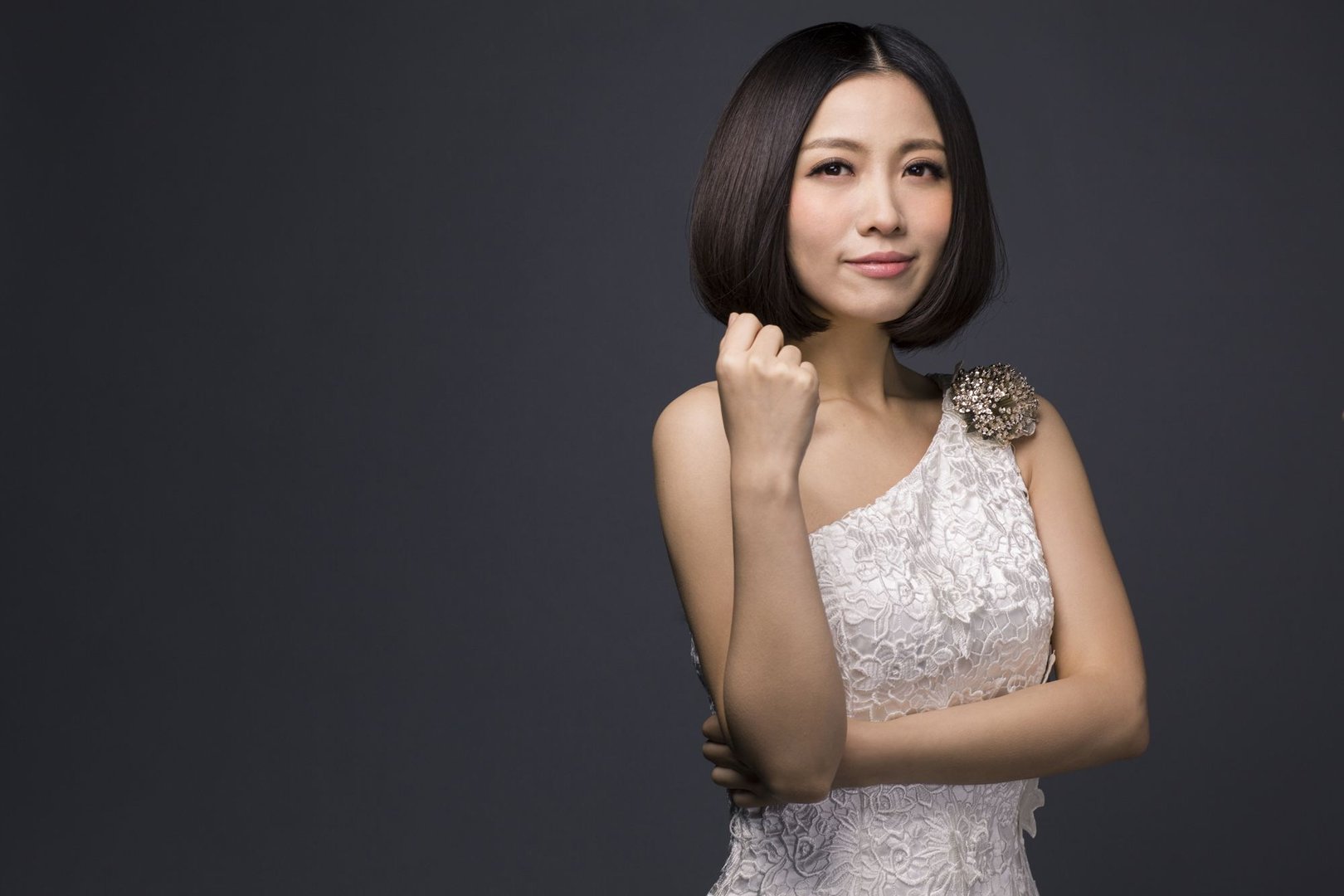 王菲《矜持》歌词。谢谢