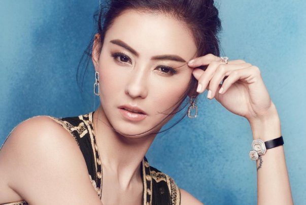 张柏芝献吻那英,跨过王菲谢霆锋的芥蒂,网友对此有何表示?