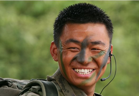 许三多这个人是真人,还是虚构的?