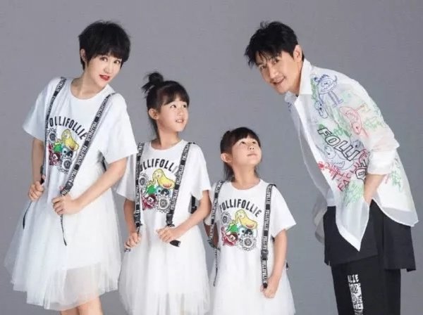 陆毅大女儿上台表演京剧，花旦扮相让人惊艳，她的状态如何？