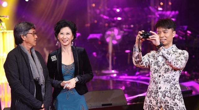 她苦苦爱了23年，站在林青霞身边是否也毫不逊色？