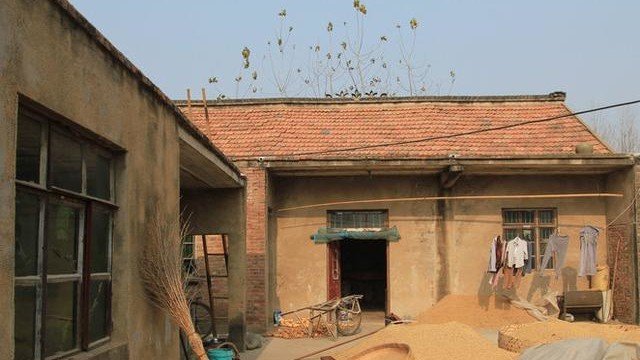 “屋后有水，开门见坟，家败子不归”，古人的忠告，是啥意思？