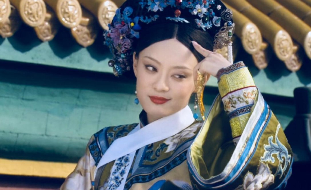 《甄嬛传》甄嬛至死不知,曹琴默为何扔了肚兜留下蜜和香呢?