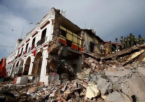 内蒙古赤峰市发生4.7级地震，导致地震发生的主要原因是什么？