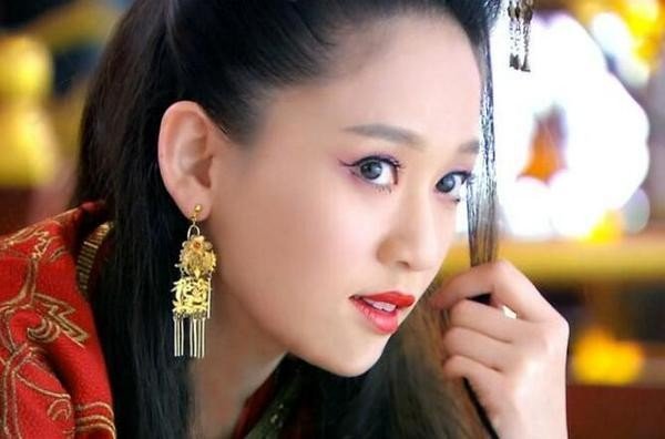 霍建华版《笑傲江湖》中东方不败的扮演者是谁？