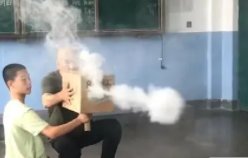 中学物理老师演示涡环现象，隔空打下5只易拉罐，什么是涡环现象？