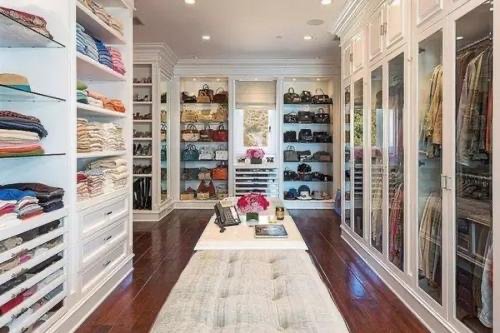 长春现“共享衣橱”获年轻人青睐，这种共享衣橱是否可以全国推广？