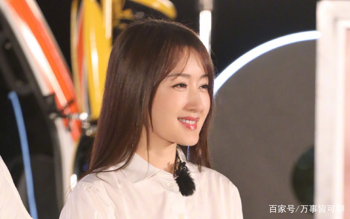 杨钰莹在乐坛有着怎样的地位,为何网友都称她为岗岗姐?